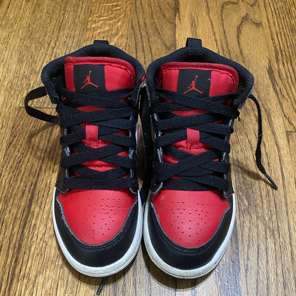 Nike Air Jordan 1 Sneakers - Picture 3 of 10